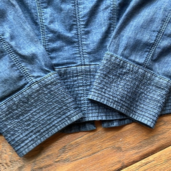 WHBM Denim Jacketet - Size 14 - Picture 11 of 14